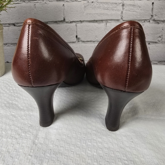 ANTONIO MELANI Brown Leather Heels with Gold Chain Detail On Toe Size 8.5 Euc - Picture 5 of 8